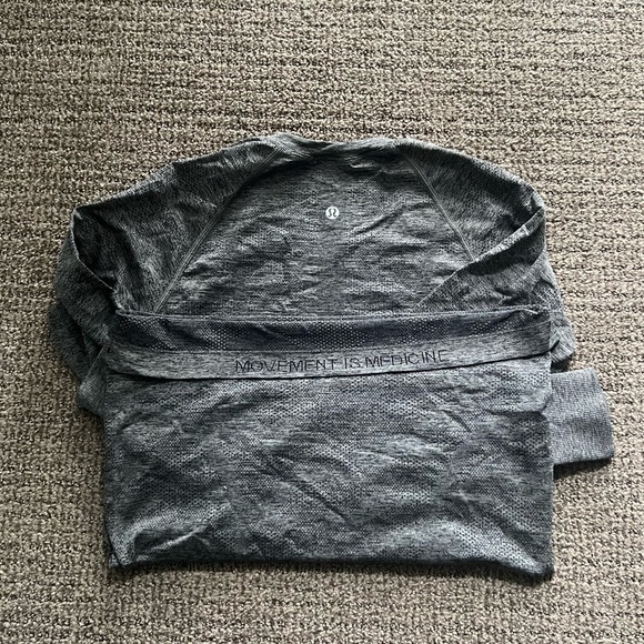 Lululemon - Swiftly Tech Long Sleeve 2.0 - Black/Gray - Size 8 - Picture 2 of 3